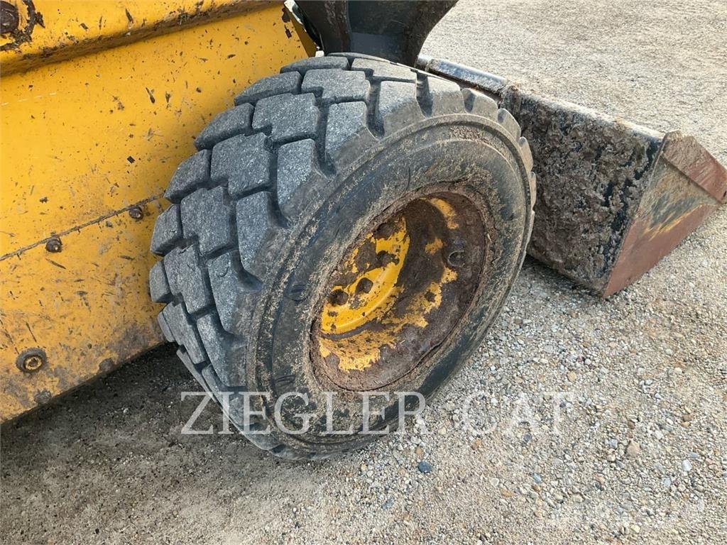 John Deere & CO. 330G Crawler loaders