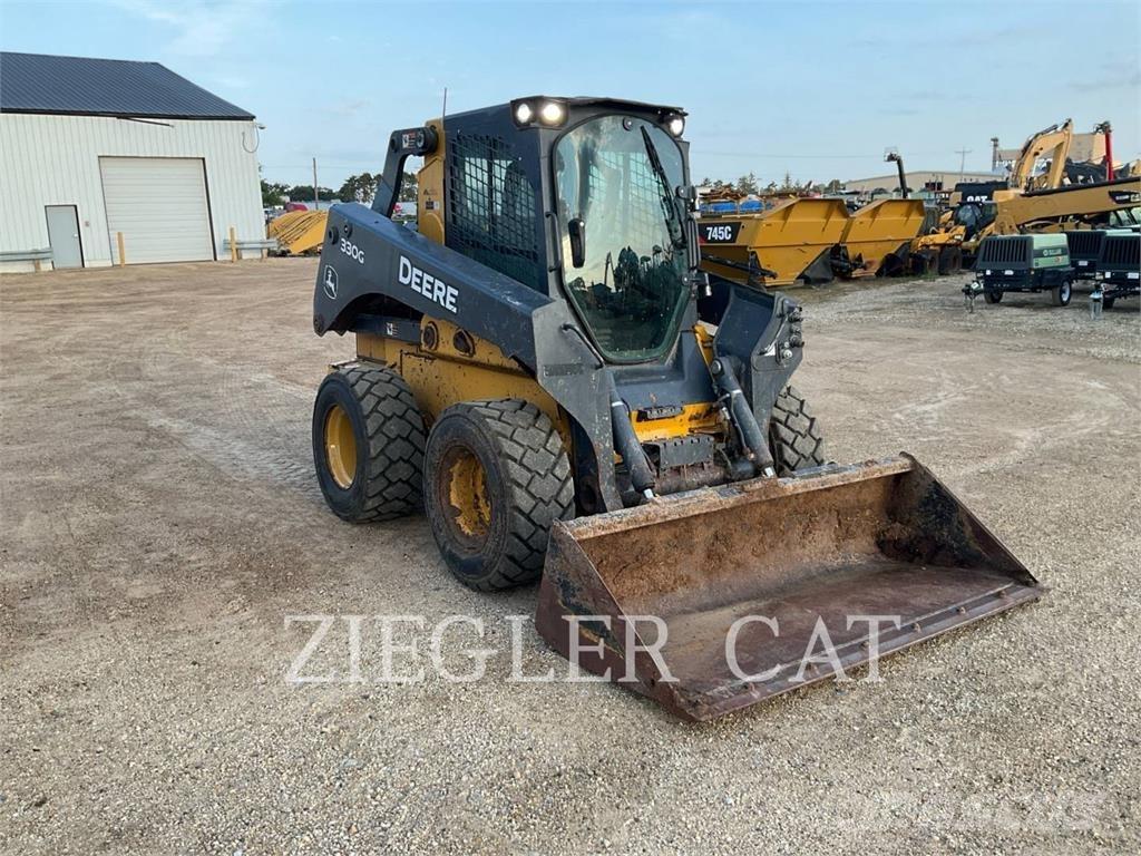 John Deere & CO. 330G Crawler loaders