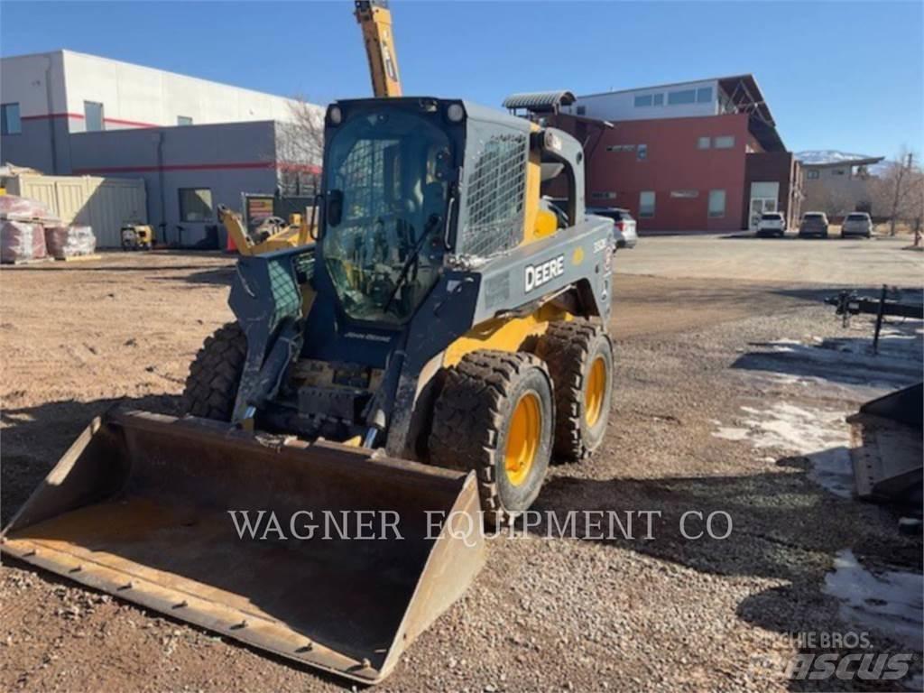 John Deere & CO. 332E Skid steer loaders