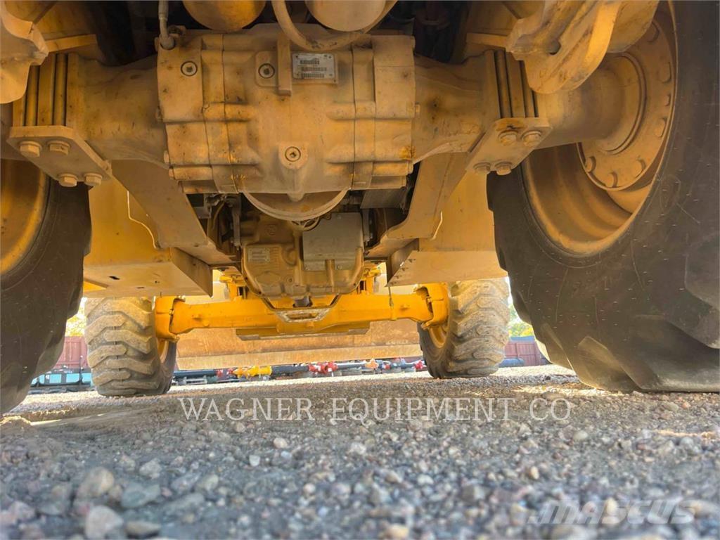 John Deere & CO. 410K TC Backhoe