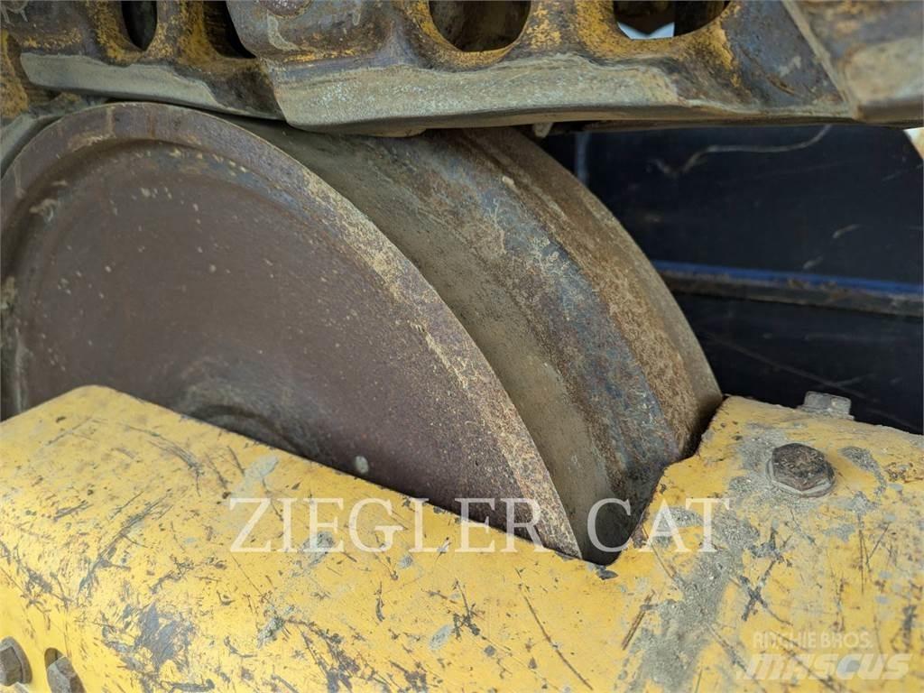 John Deere & CO. 700K Crawler dozers