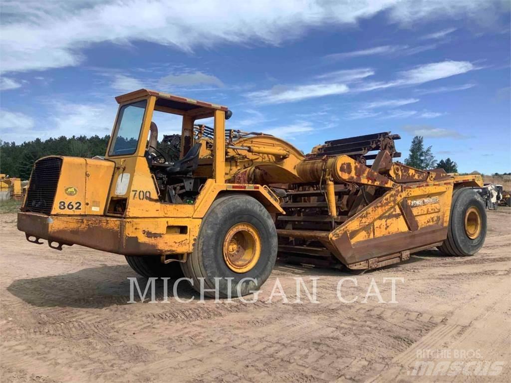John Deere & CO. 862 Scrapers