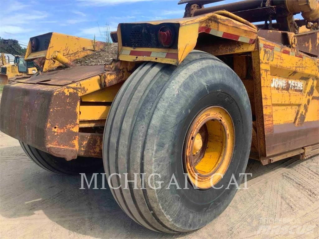 John Deere & CO. 862 Scrapers
