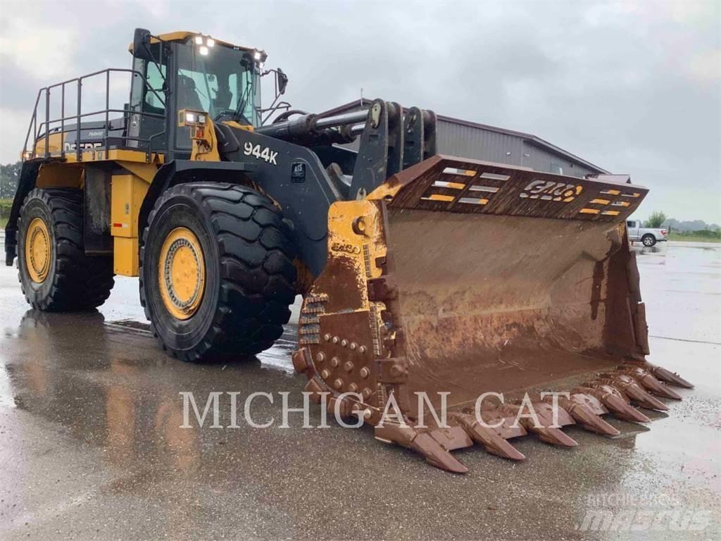 John Deere & CO. 944K Wheel loaders