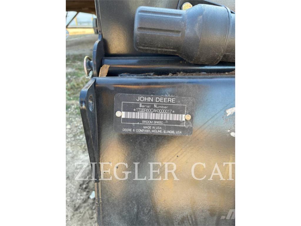 John Deere & CO. BR60C Articulated boom lifts