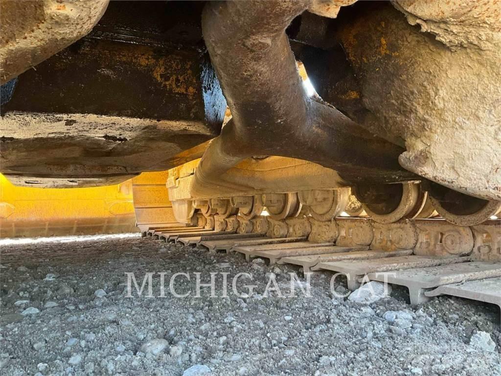 Komatsu D68 Crawler dozers