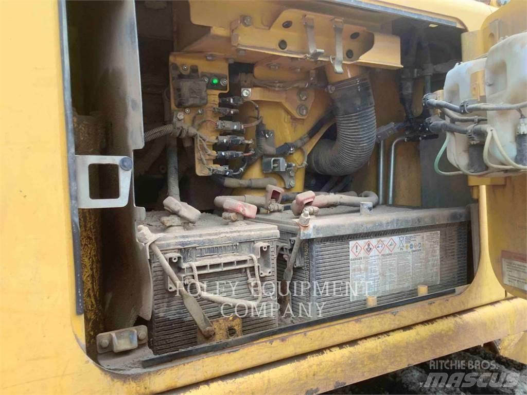 Komatsu D85EXI Crawler dozers