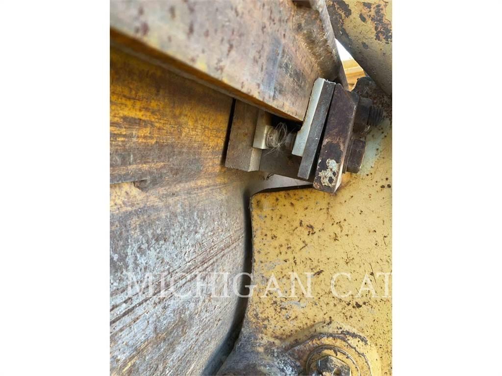 Komatsu GD650A Graders