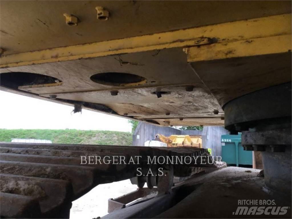 Komatsu HB215LC Crawler excavators