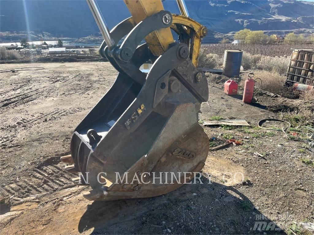 Komatsu PC138USLC Crawler excavators