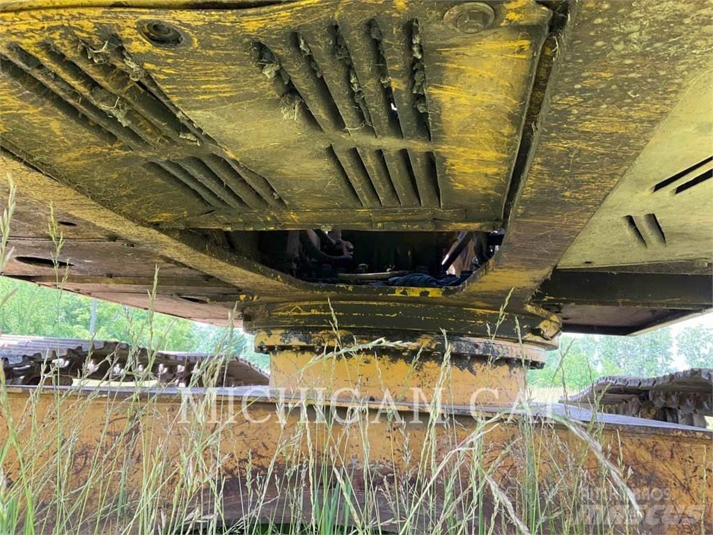 Komatsu PC220 Crawler excavators