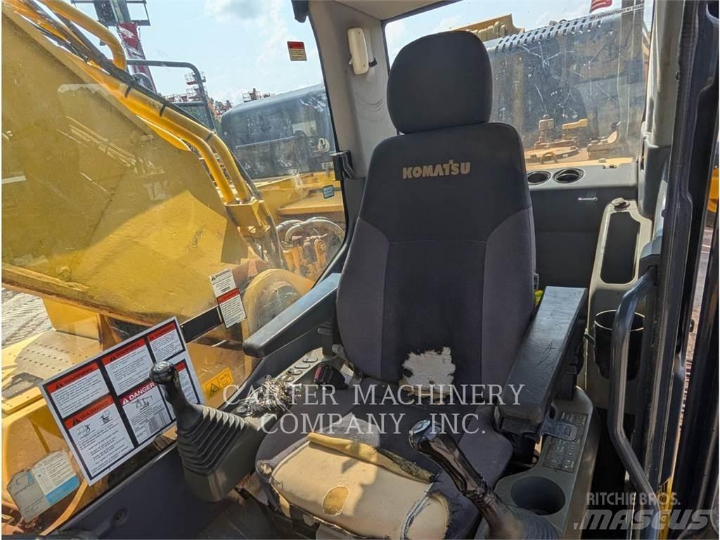 Komatsu PC490-10 Crawler excavators