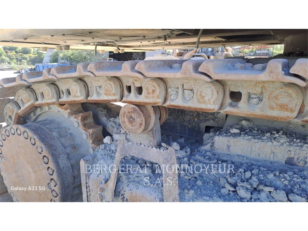 Komatsu PC700LC Crawler excavators