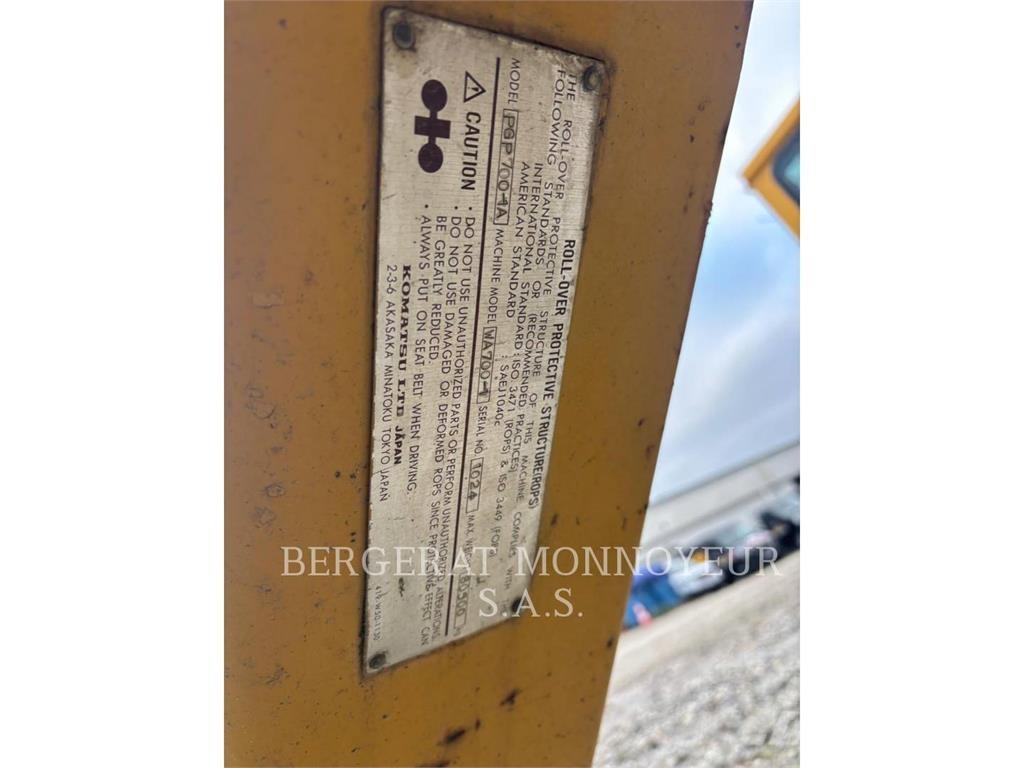 Komatsu WA700 Wheel loaders