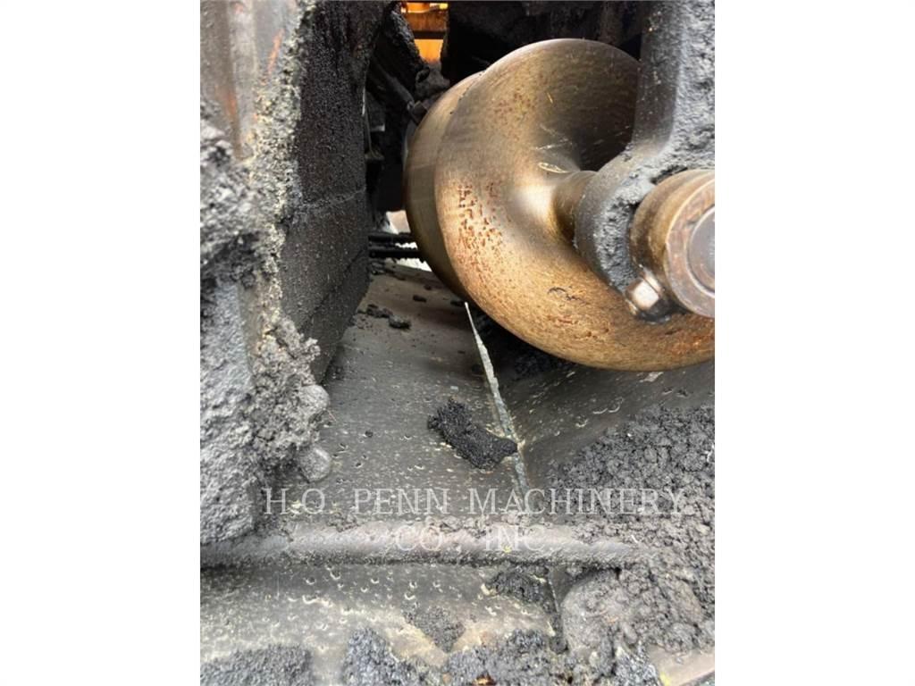 LeeBoy 8616C Asphalt pavers