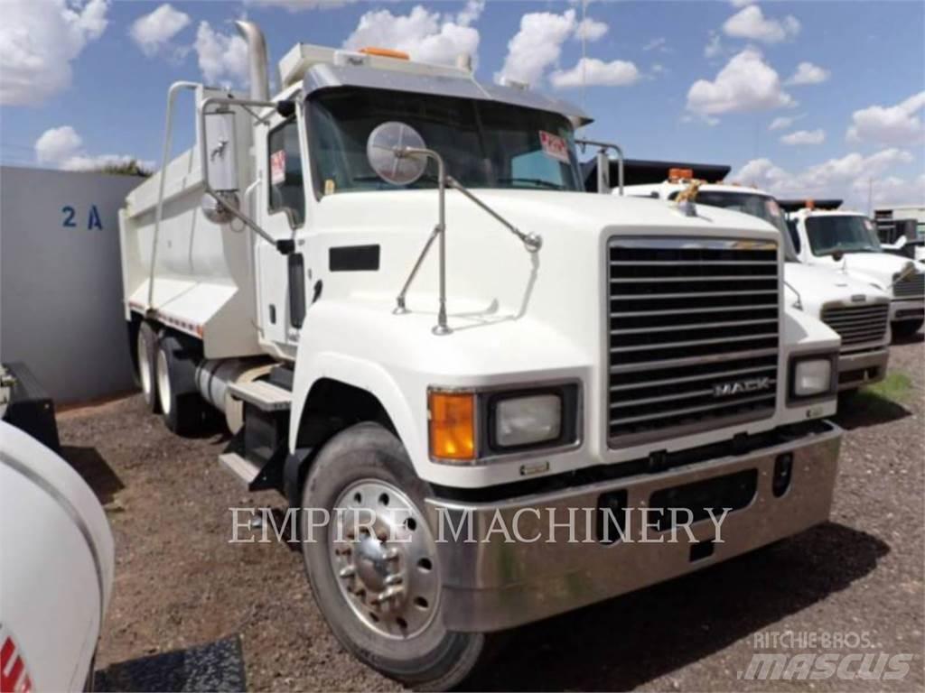 Mack CHU613 Tanker trucks