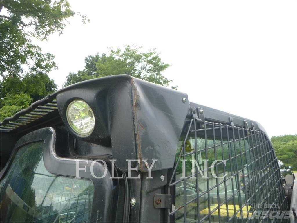 New Holland L228 Skid steer loaders