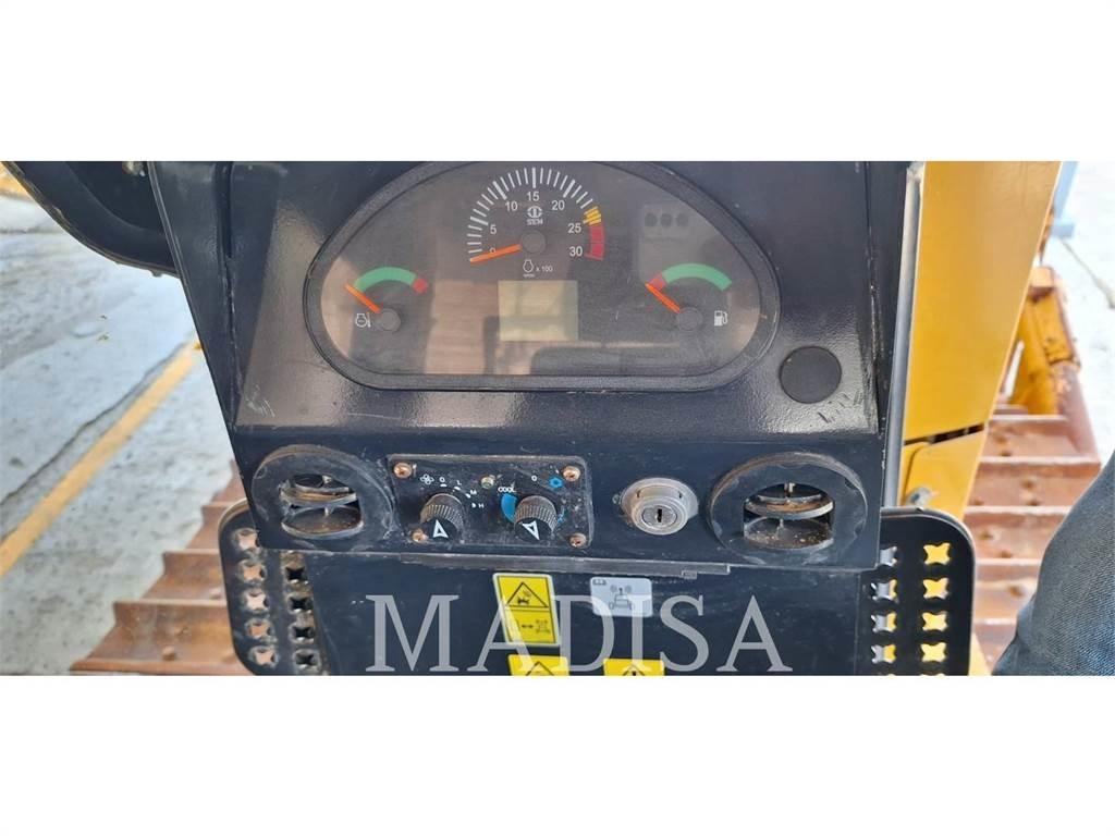 SEM MACHINERY SEM822D Crawler dozers