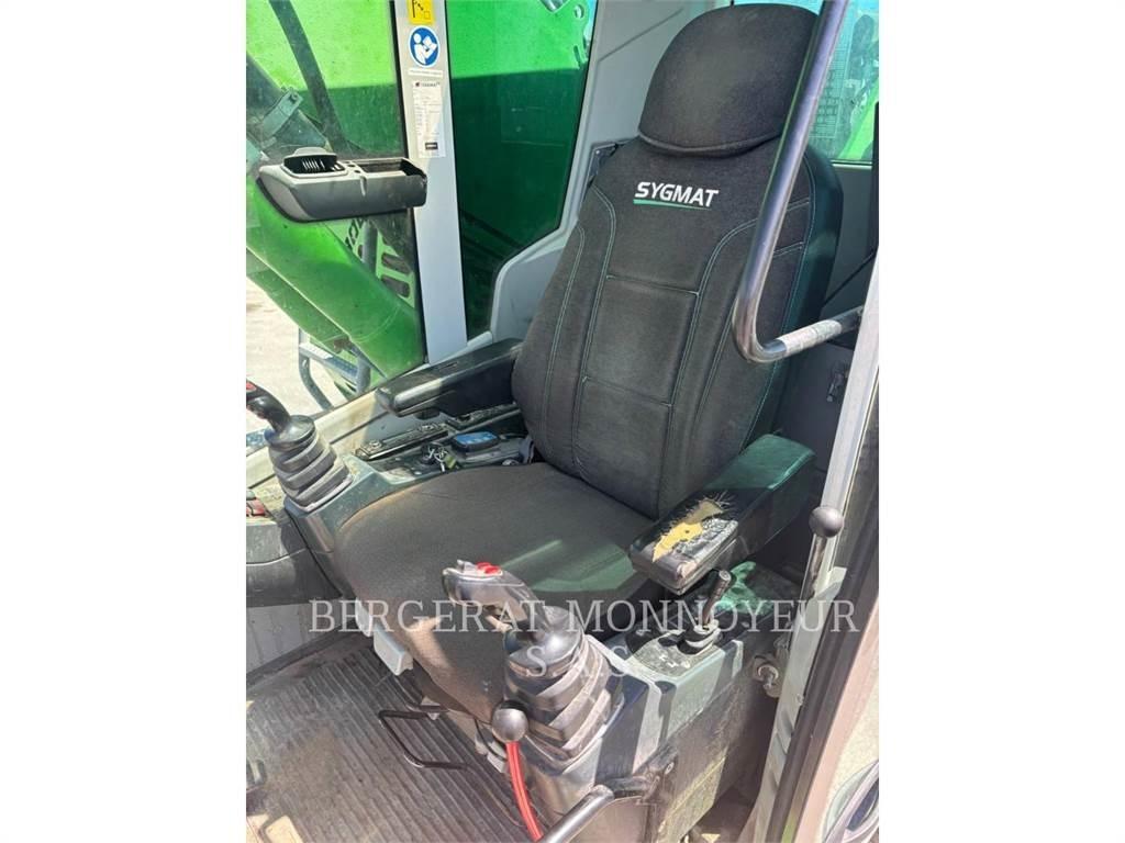 Sennebogen 821 Wheeled excavators