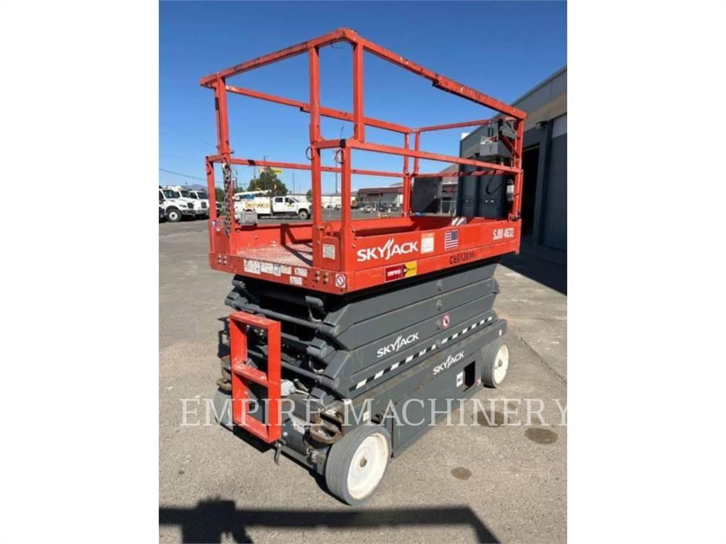 Skyjack 4632 Articulated boom lifts