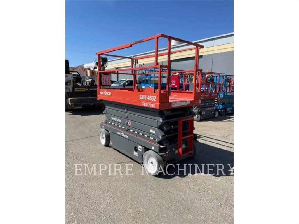 Skyjack 4632 Articulated boom lifts