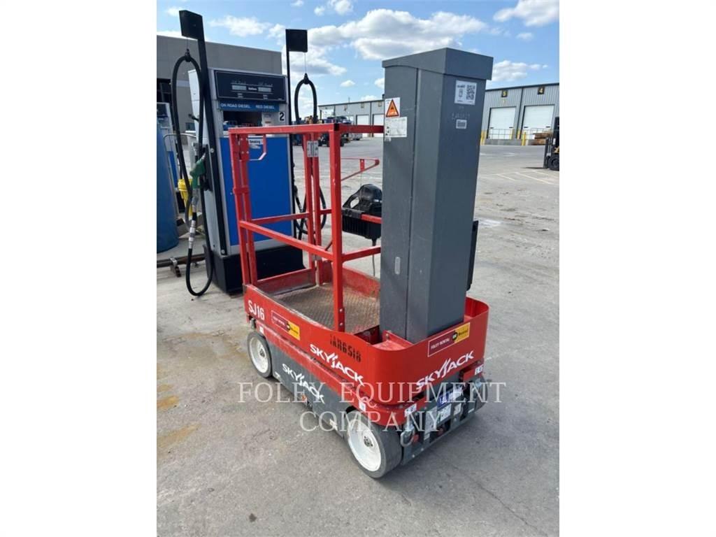 Skyjack (OBSOLETE) SJ16 Scissor lifts