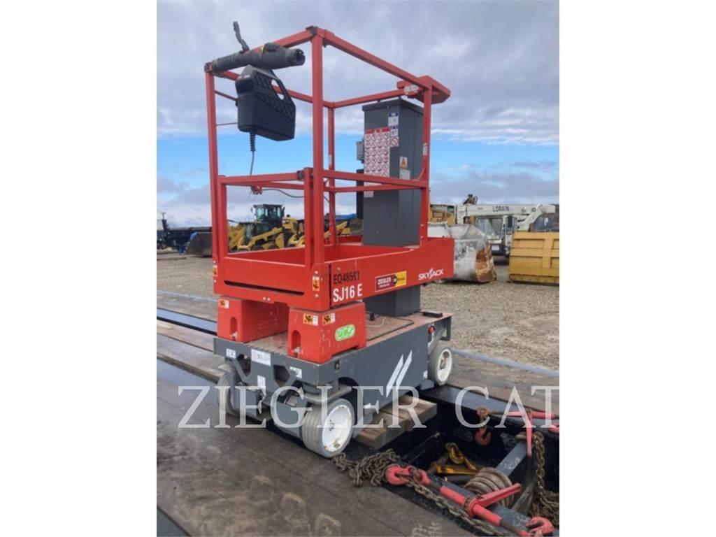 Skyjack SJ16E Scissor lifts