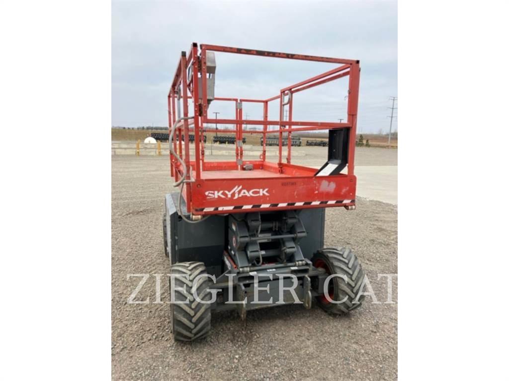 Skyjack SJ6826RT Scissor lifts