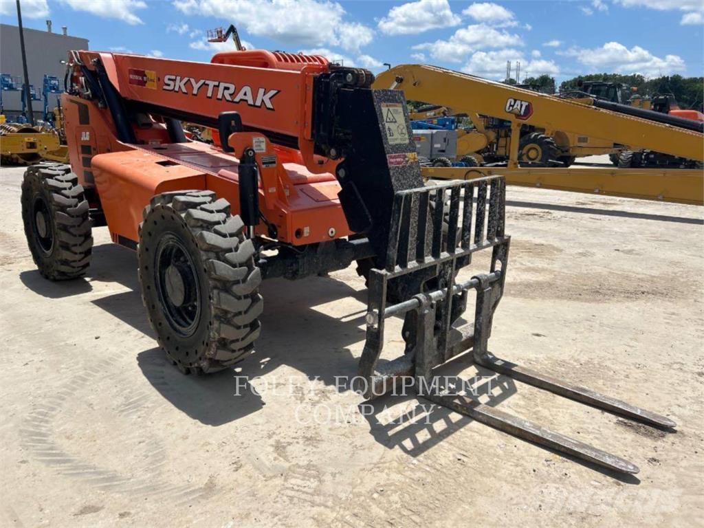 SkyTrak 8042O Telescopic handlers