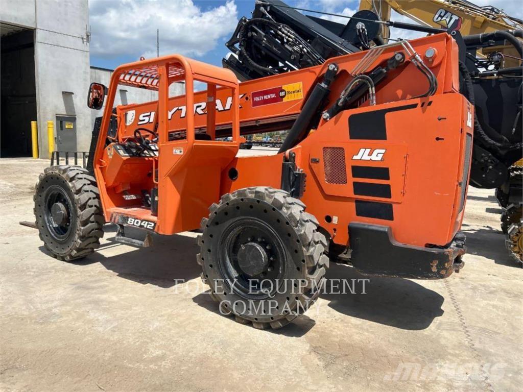 SkyTrak 8042O Telescopic handlers