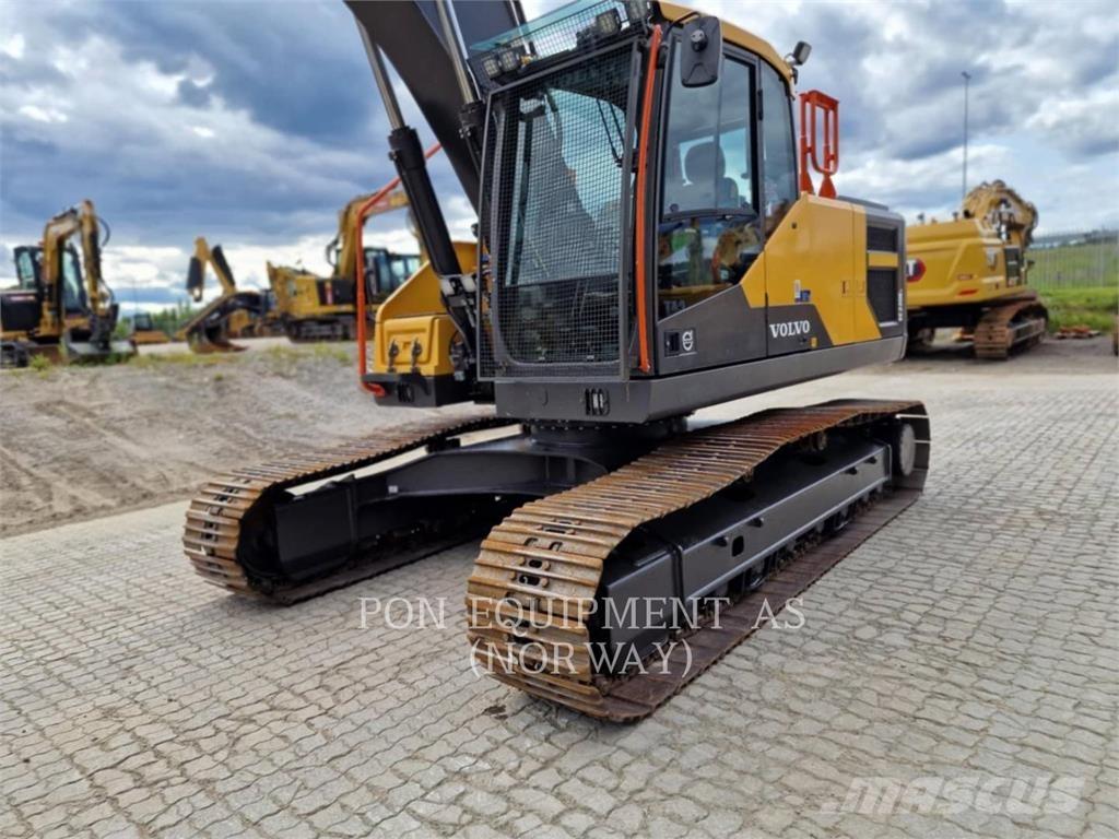 Volvo EC220 Crawler excavators