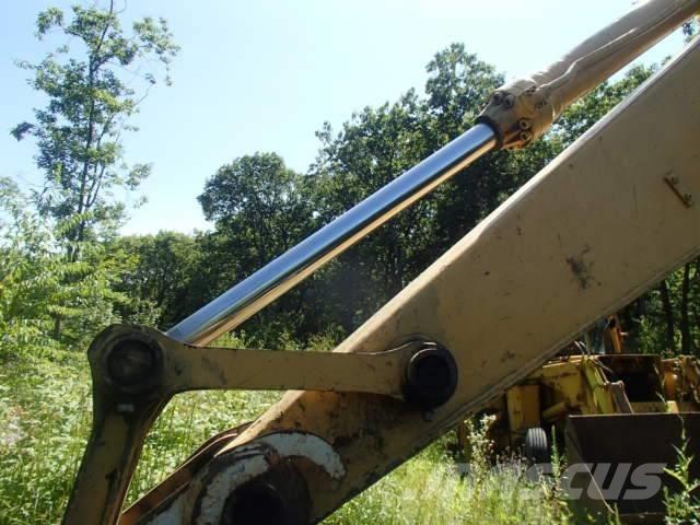 John Deere 690 DLC Crawler excavators