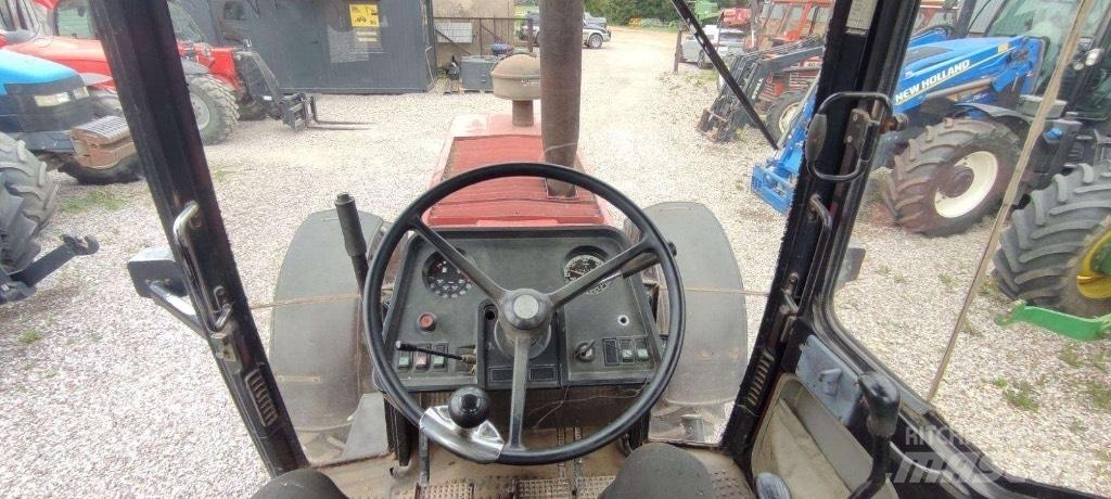 Case IH 1255 XL Tractors