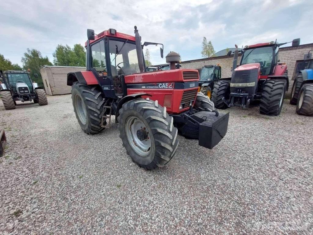 Case IH 1255 XL Tractors