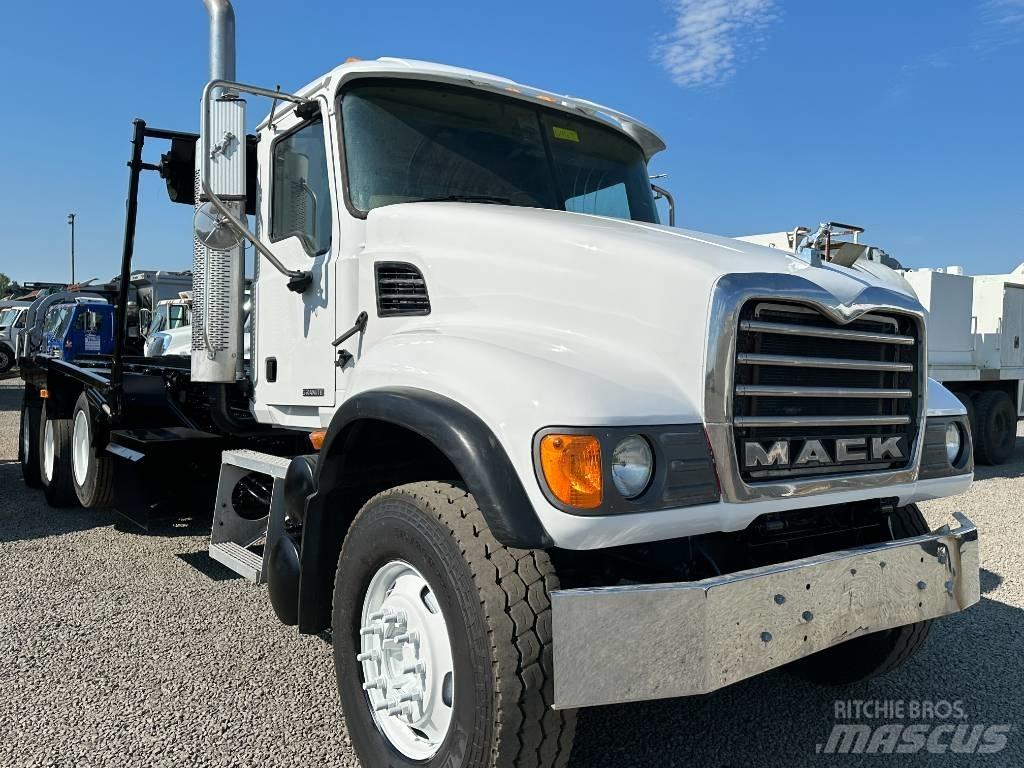 Mack GRANITE CV713 Demountable trucks