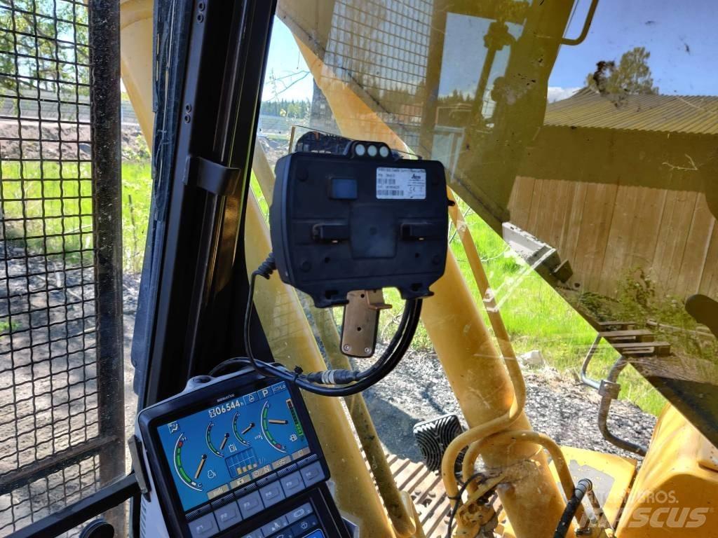Komatsu HB215LC-1 Crawler excavators