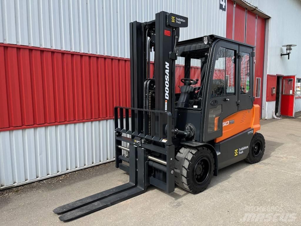 Doosan B 50 X-7 Electric forklift trucks