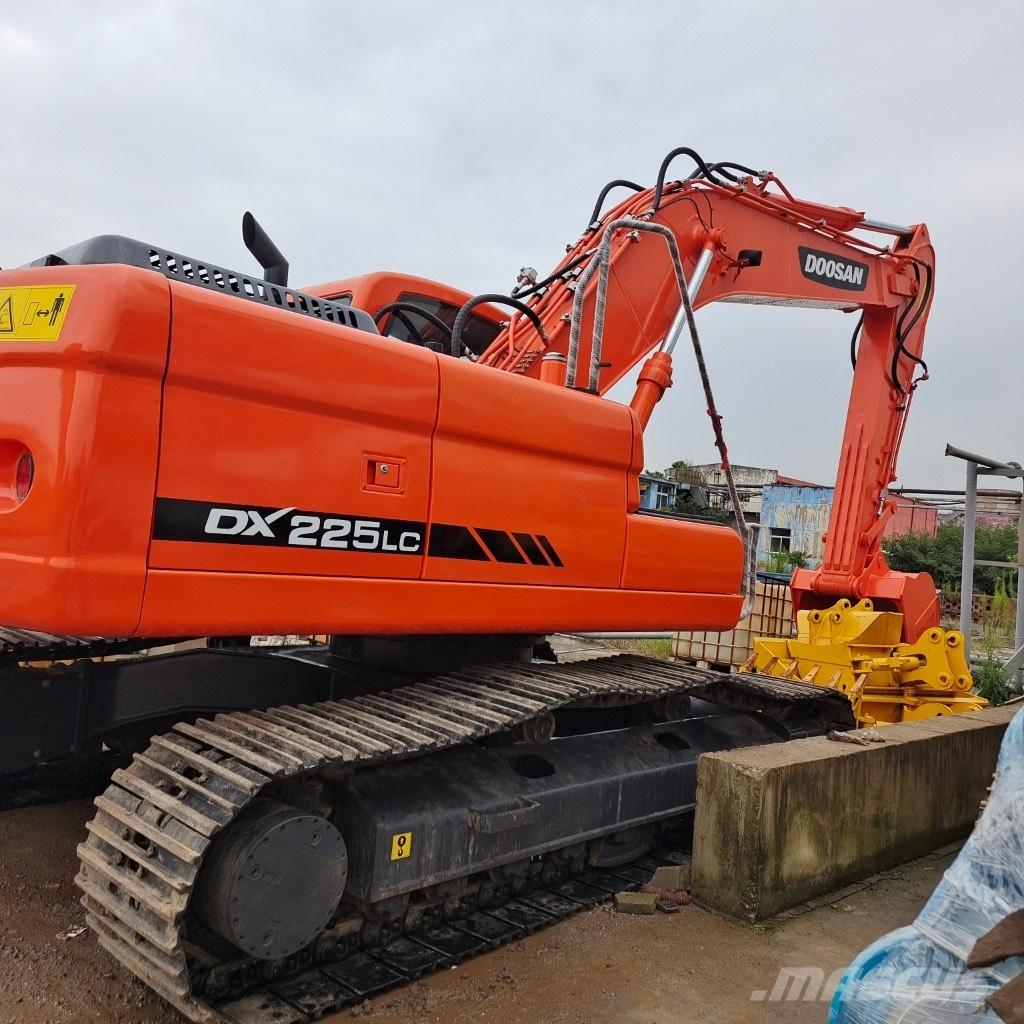 Doosan DX 225LC-9C Crawler excavators