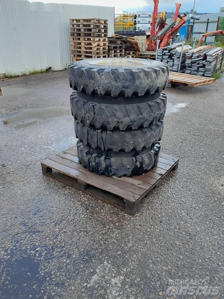 Mitas 8,25-20 Hjul Tyres, wheels and rims