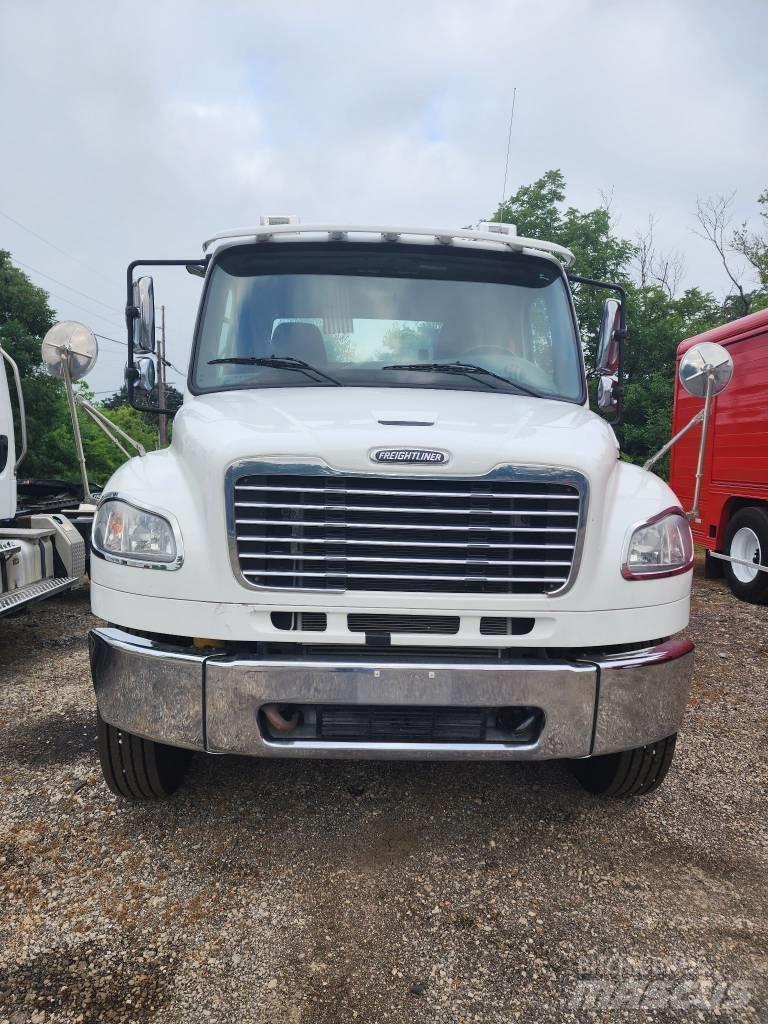 Freightliner M2 Prime Movers