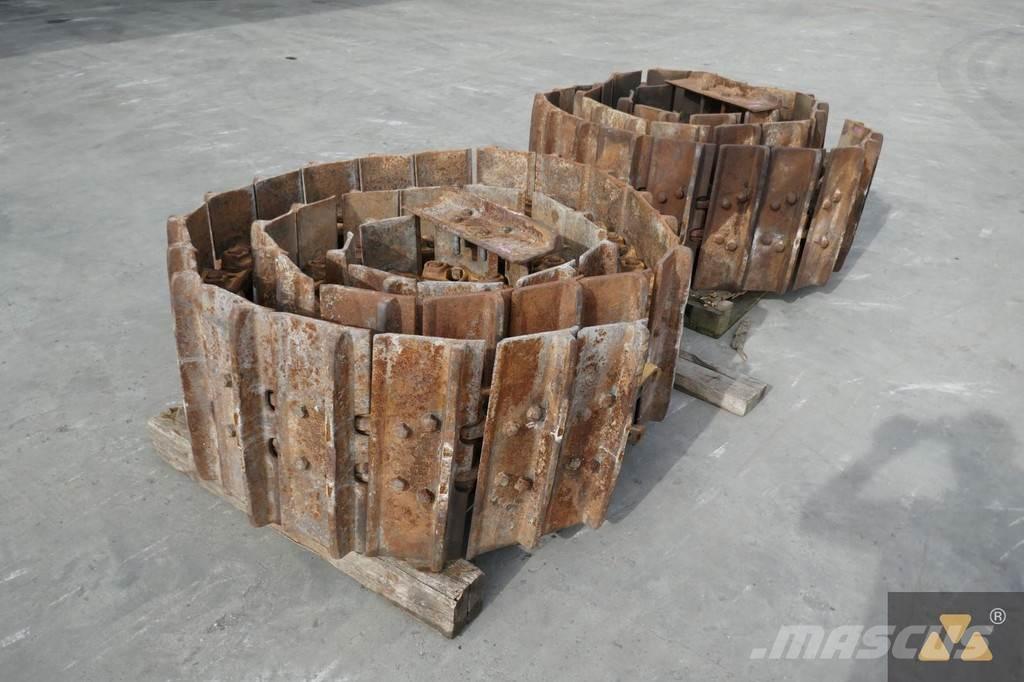 CAT D7R Trackgroup Tyres, wheels and rims