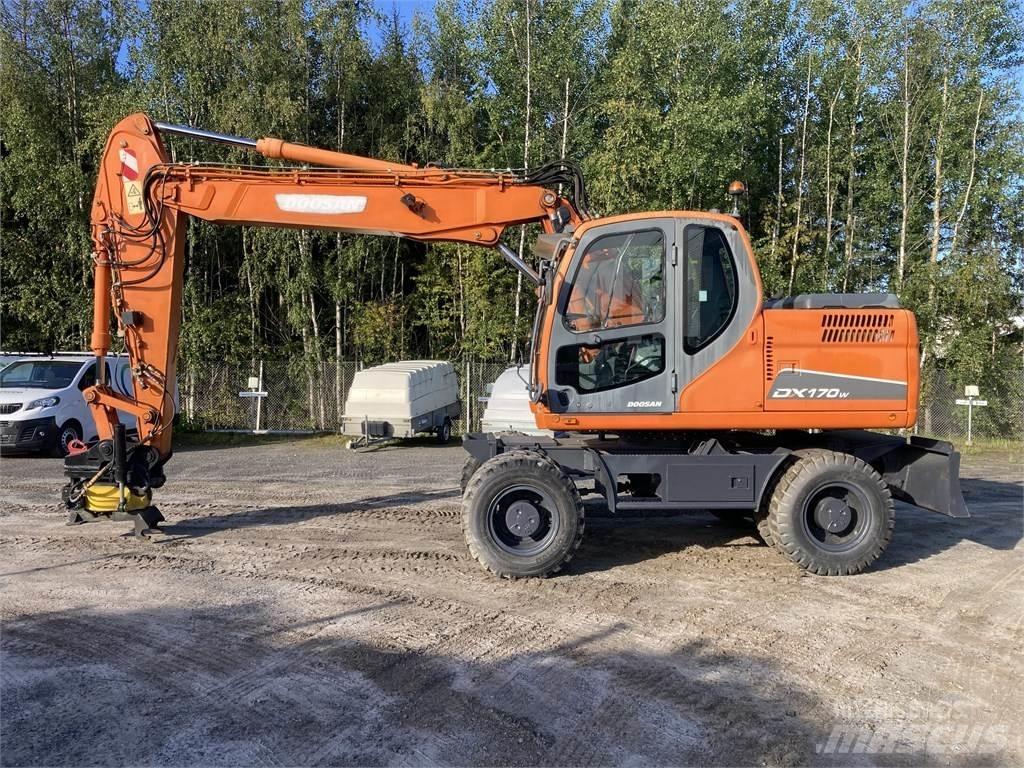 Doosan DX 170 W Wheeled excavators