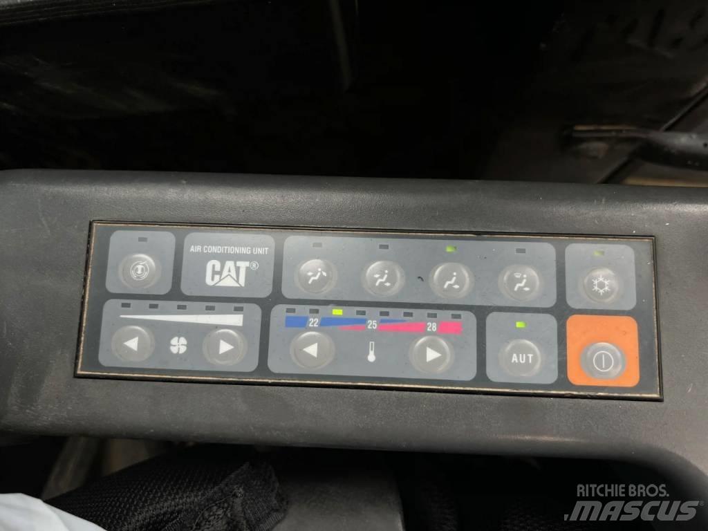 CAT 321 D LCR Crawler excavators