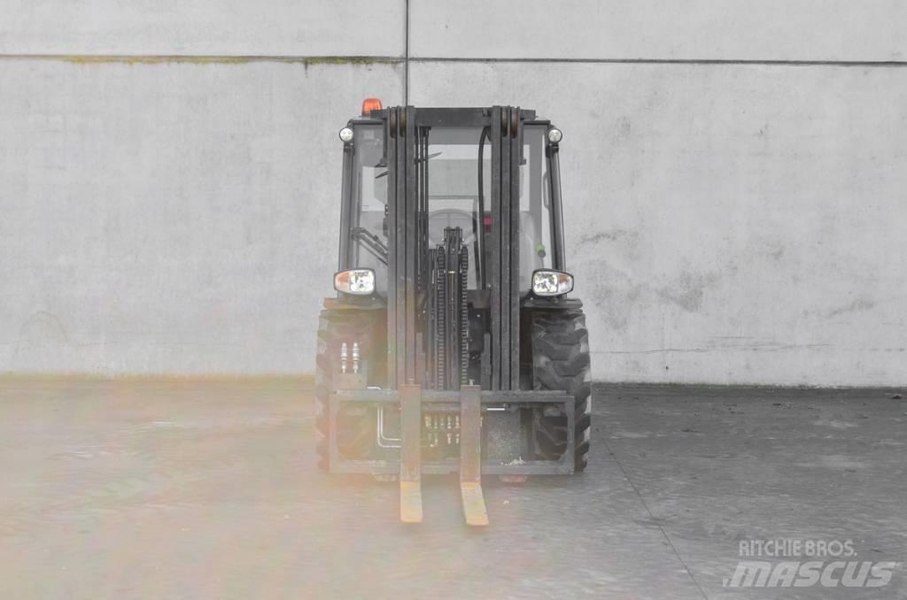 Manitou MC 25-4 Diesel trucks