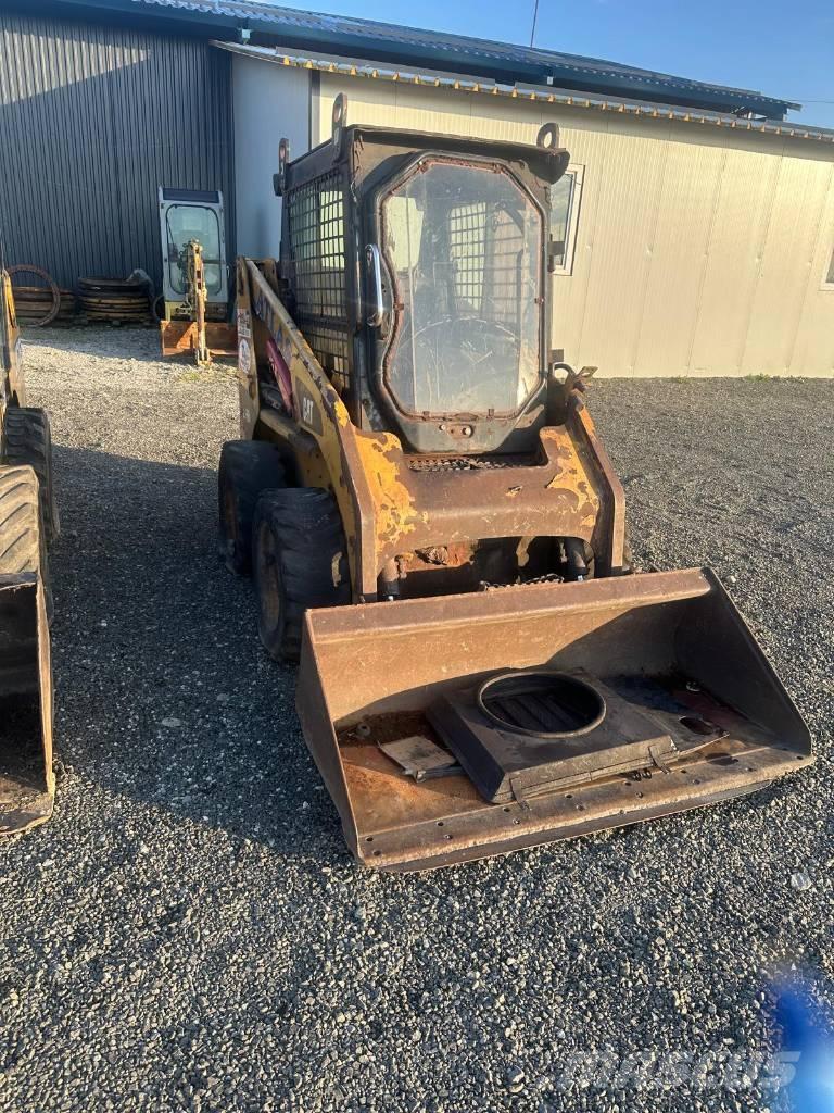 Bobcat CAT 216B Chassis and suspension