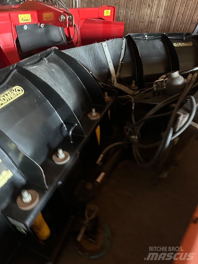Gradmeko 320 v Snow blades and plows