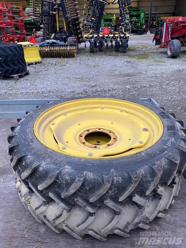 BKT 230/95R36 Other tractor accessories
