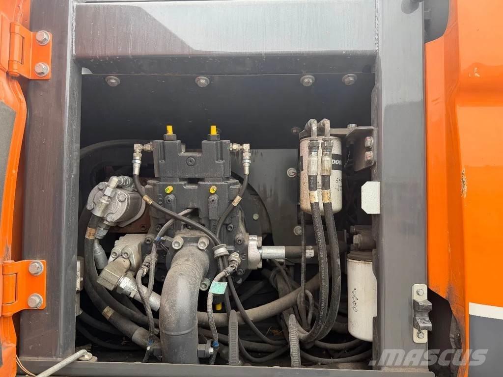 Doosan DX170W-5 Wheeled excavators