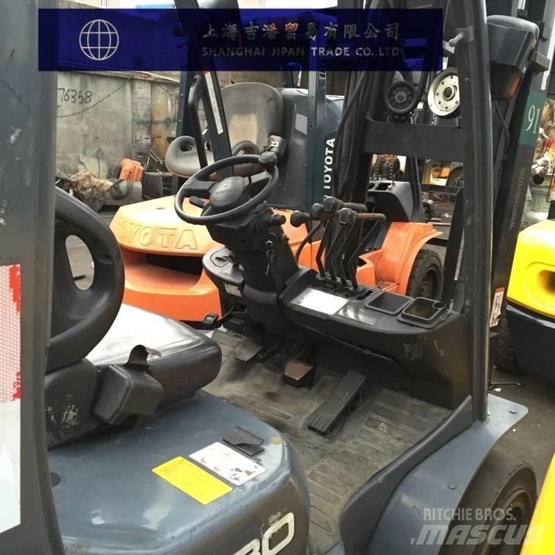 Toyota 8 FD 30 Diesel trucks