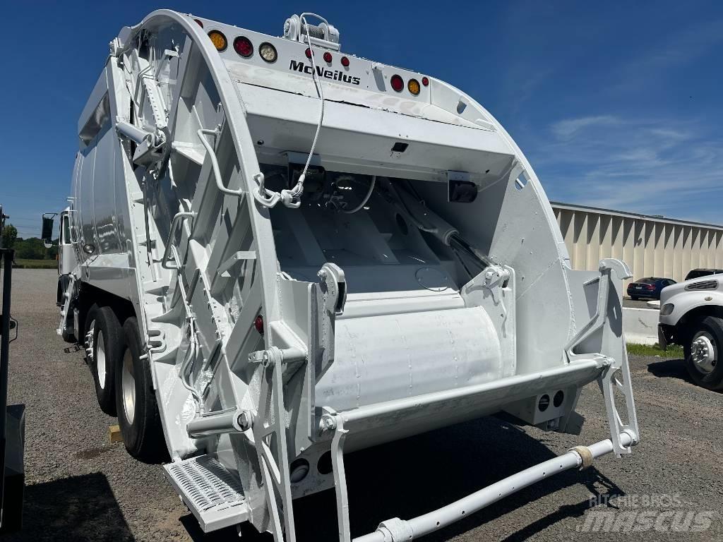 Autocar 32 Yd Waste trucks
